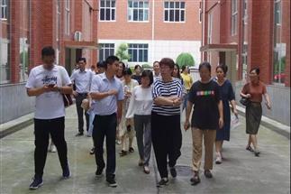 中國人民大學(xué)茶道哲學(xué)研究所湖南茶文化考察團(tuán)一行赴集團(tuán)白沙溪茶廠、益陽茶廠、君山茶業(yè)考察調(diào)研